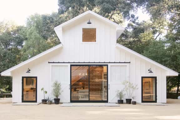 The Barn at Old Morro - picturesque under the oaks - Image 1