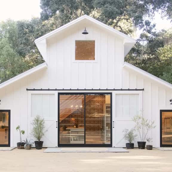 The Barn at Old Morro - picturesque under the oaks - Image 1