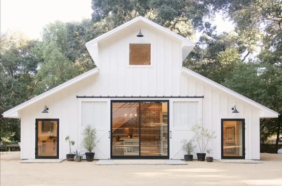 The Barn at Old Morro - picturesque under the oaks - Image 1
